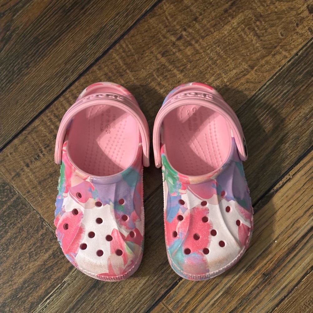 CROCS Kids Pink Multicolor Floral Clogs